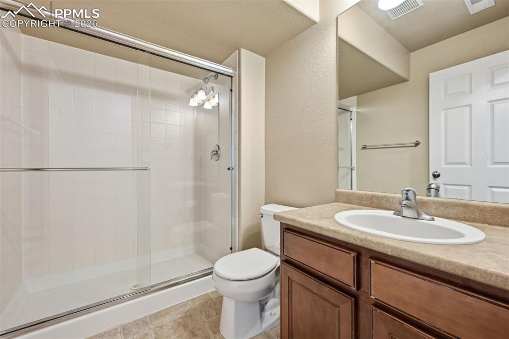 Image 44 of 48: Bathroom