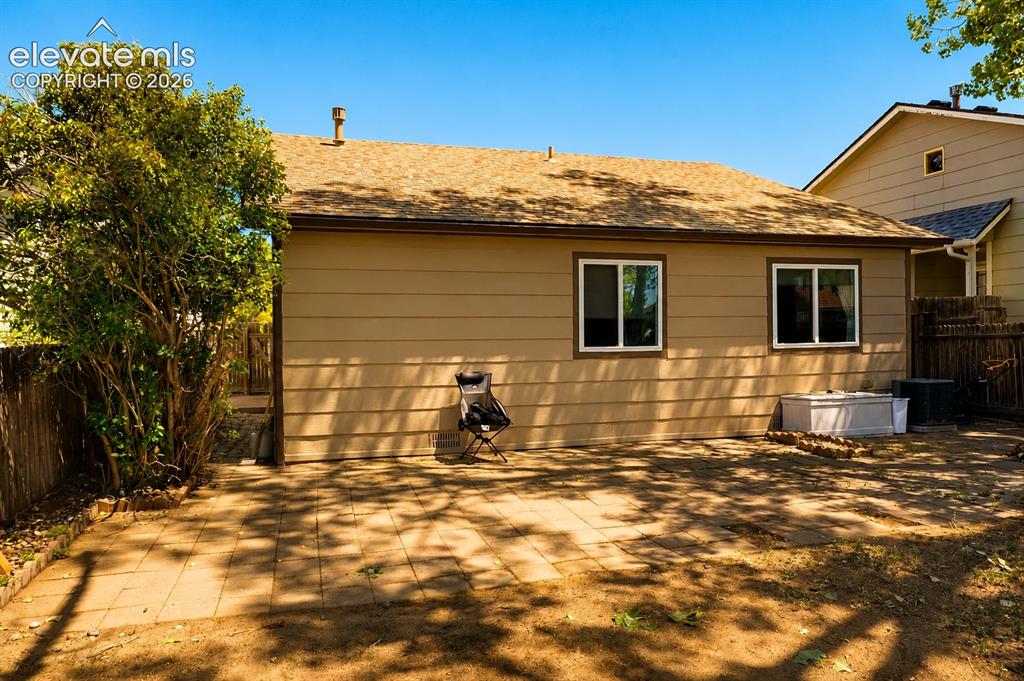Image 15 of 18: Back of Structure