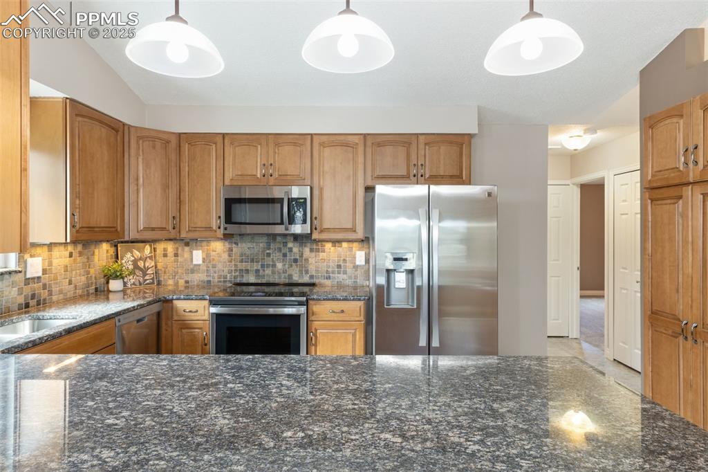Image 12 of 46: Kitchen