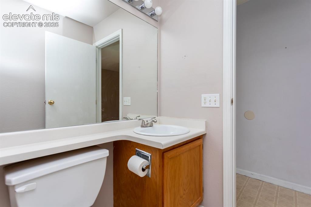 Image 21 of 40: Bathroom