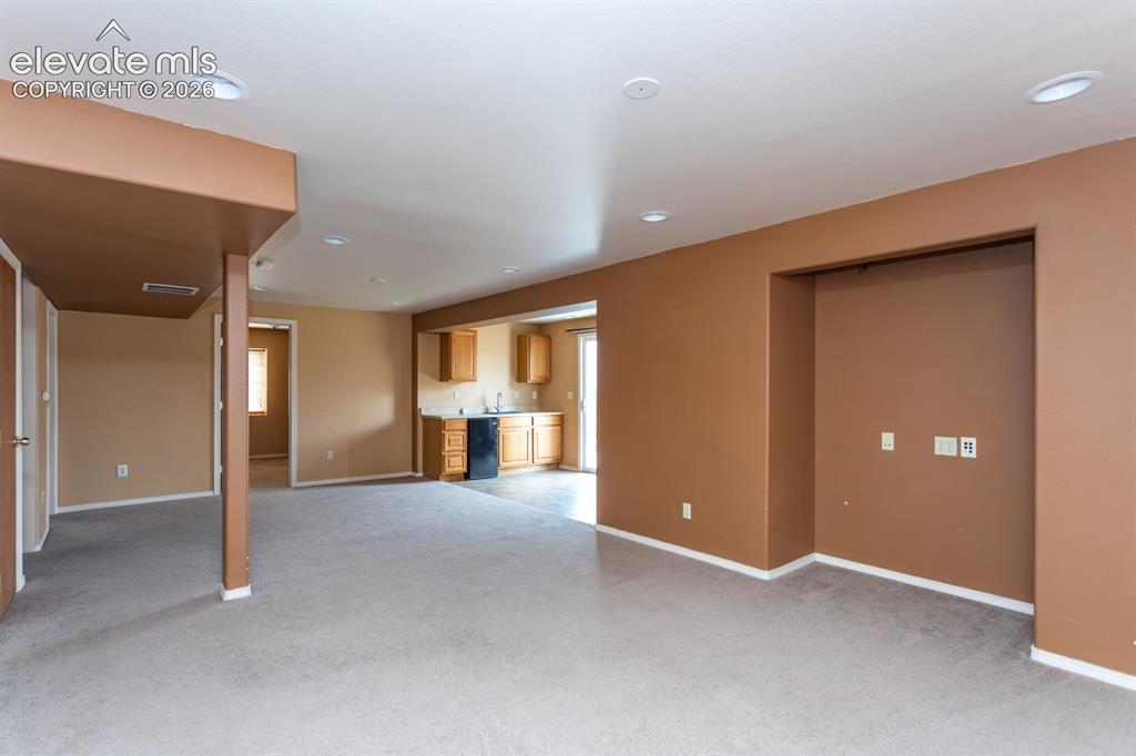 Image 38 of 40: Living Room