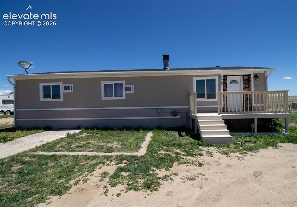 Image 3 of 25: - View of rear view of property