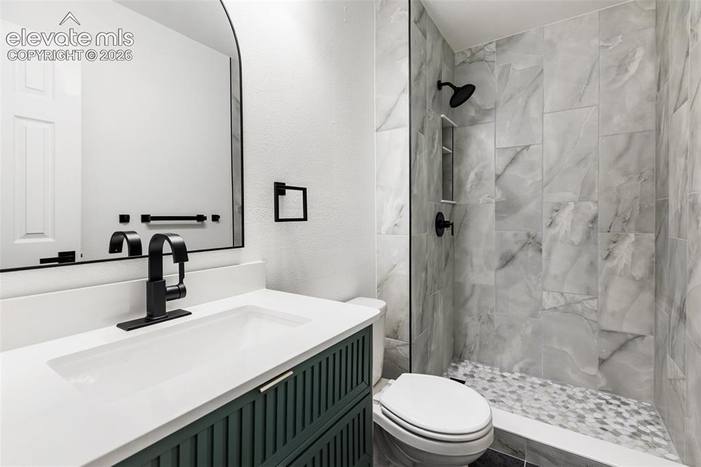 Image 19 of 31: Master Bathroom