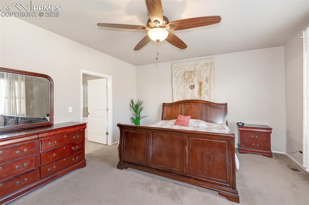Image 16 of 47: Bedroom