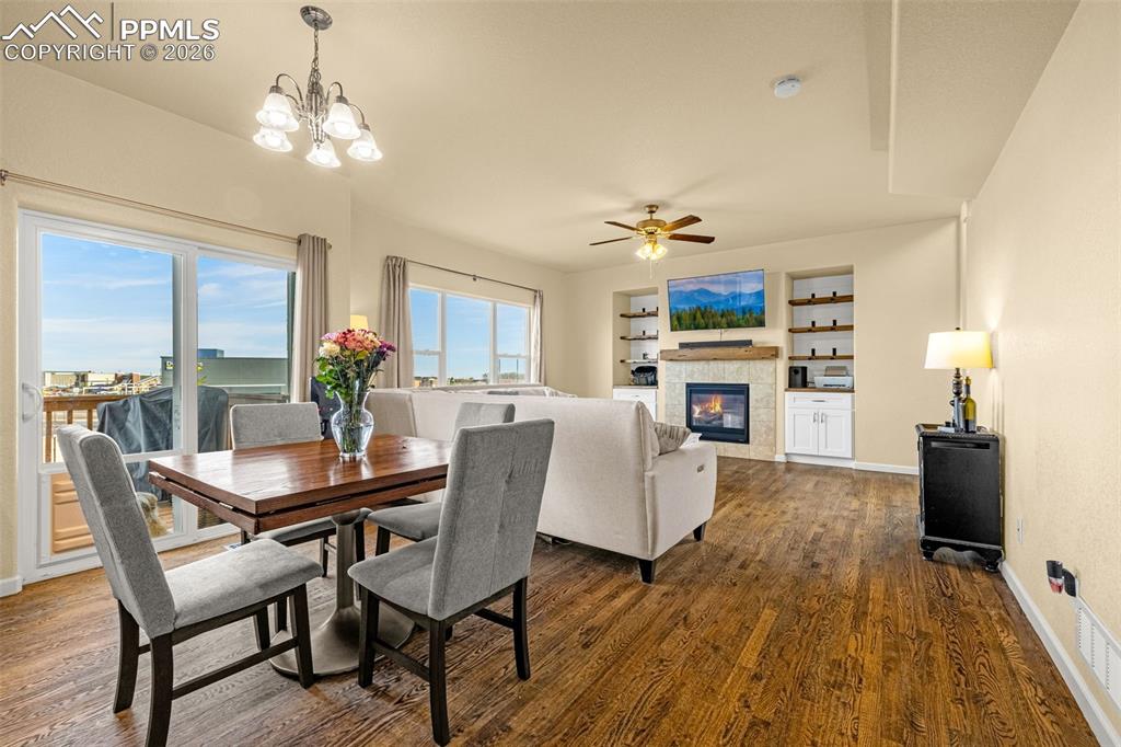 Image 11 of 36: Dining Area