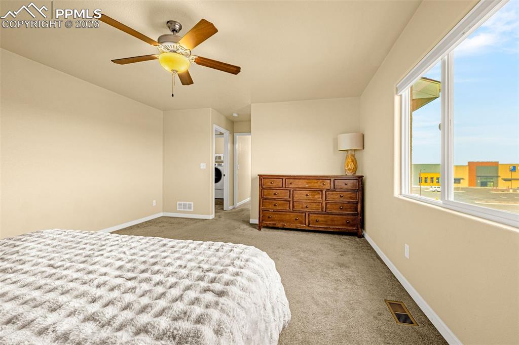 Image 18 of 36: Bedroom