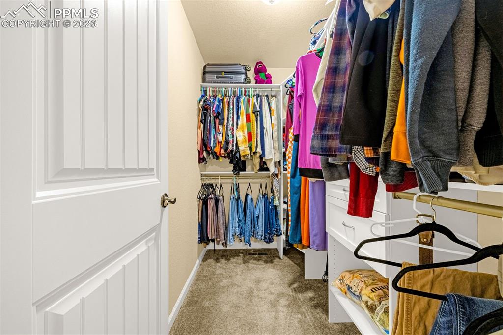 Image 19 of 36: Closet