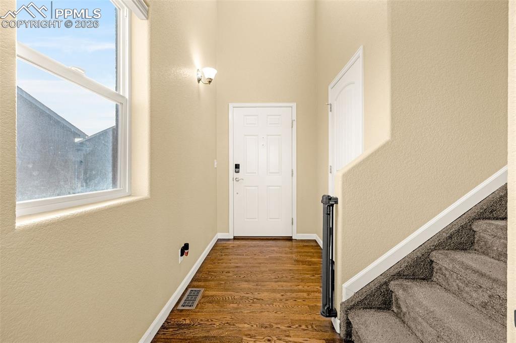 Image 3 of 36: Entry