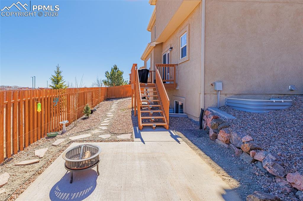 Image 34 of 36: Patio