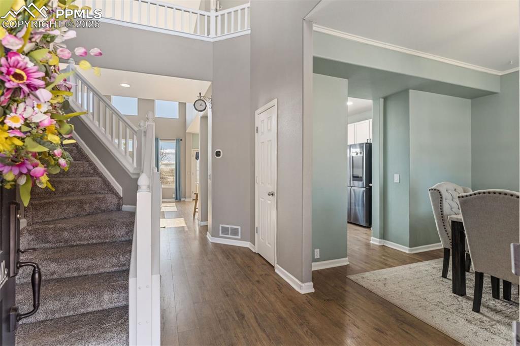 Image 14 of 44: Entry