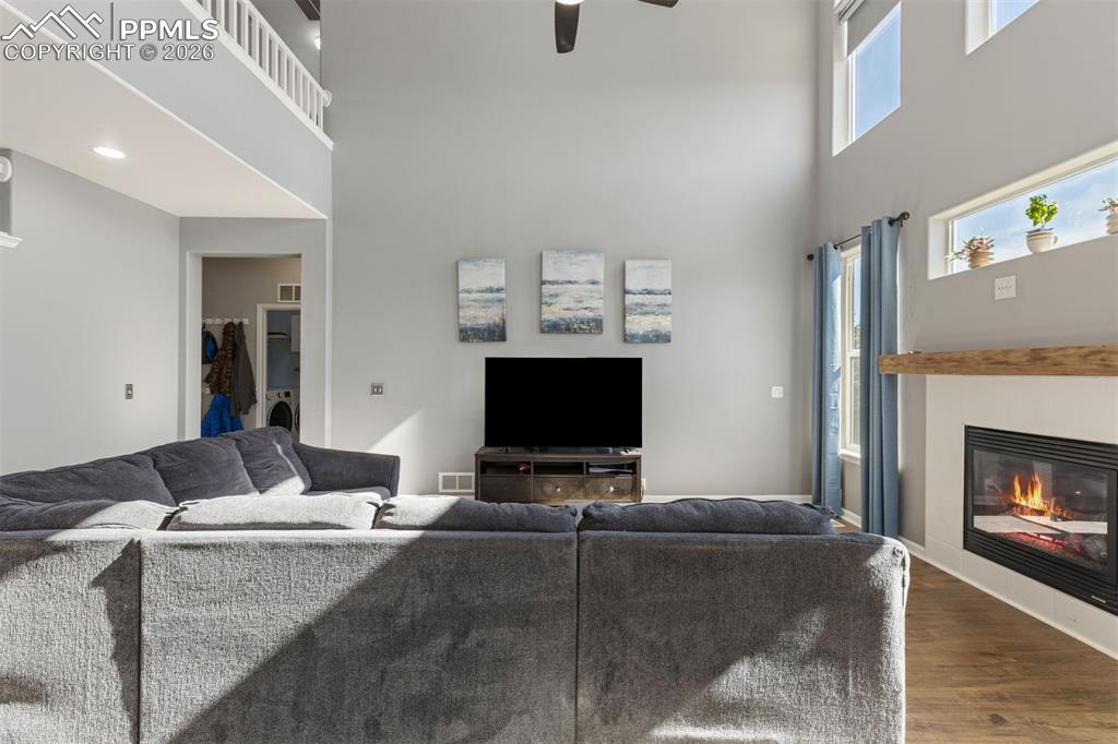 Image 18 of 44: Family Room