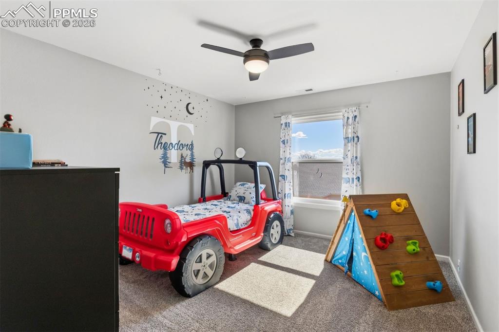 Image 28 of 44: Bedroom