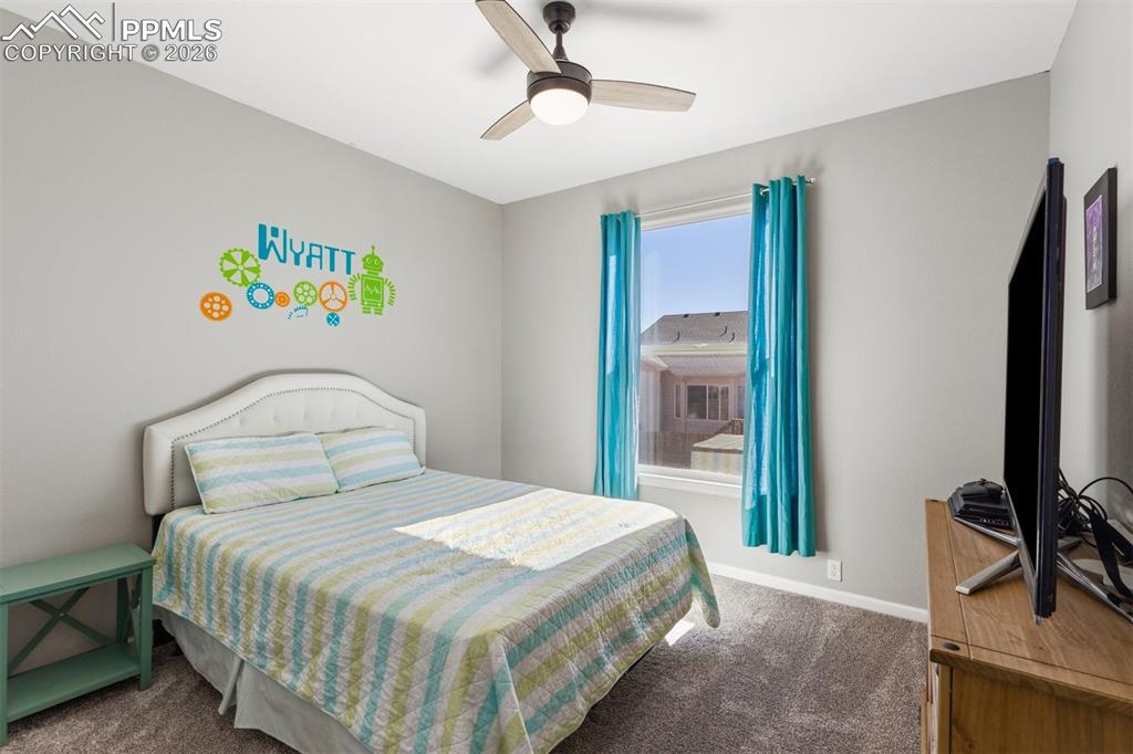 Image 31 of 44: Bedroom