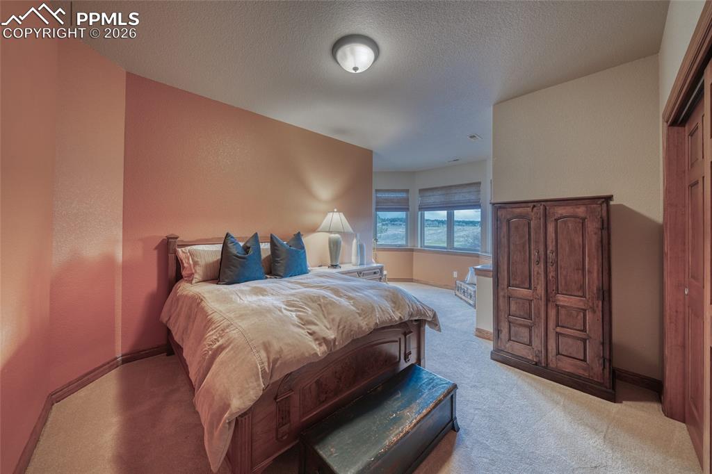 Image 38 of 50: Bedroom