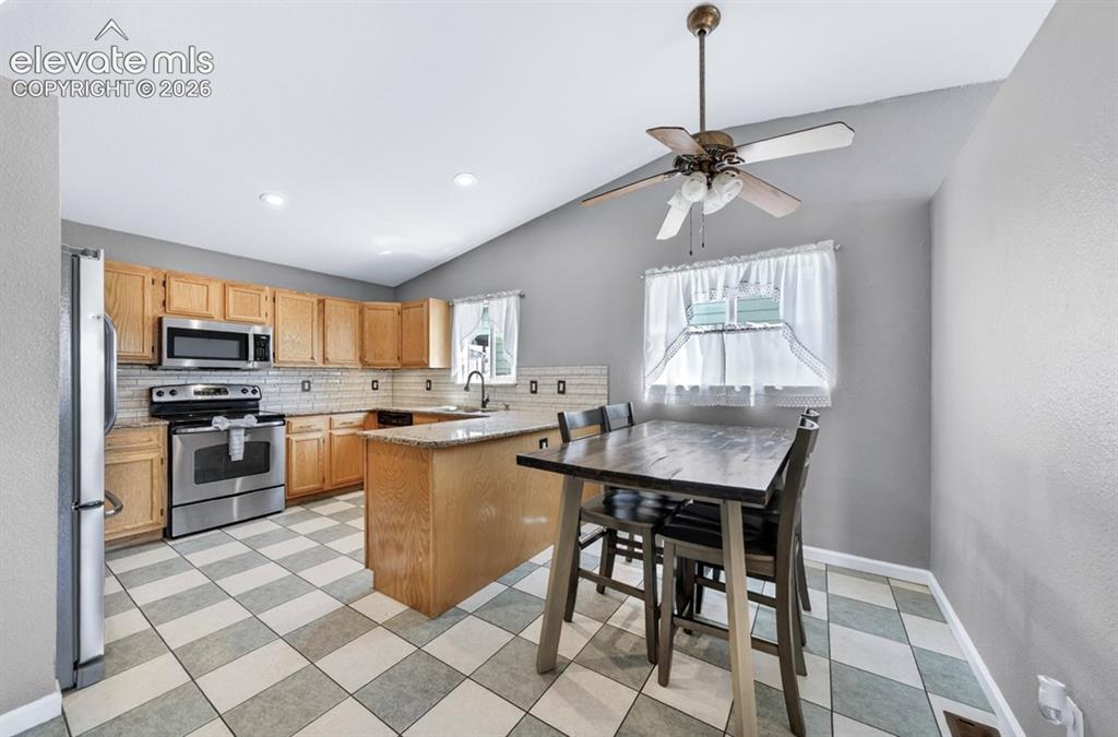 Image 10 of 33: Kitchen