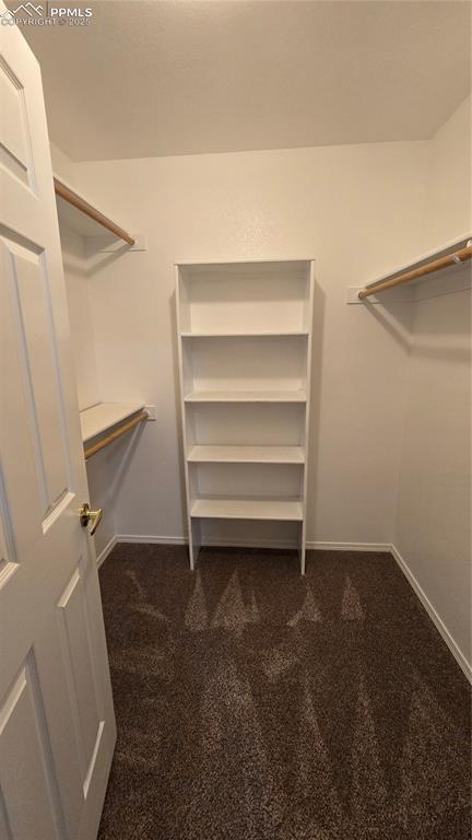 Image 15 of 26: Closet