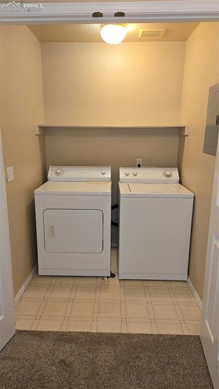 Image 18 of 26: Laundry