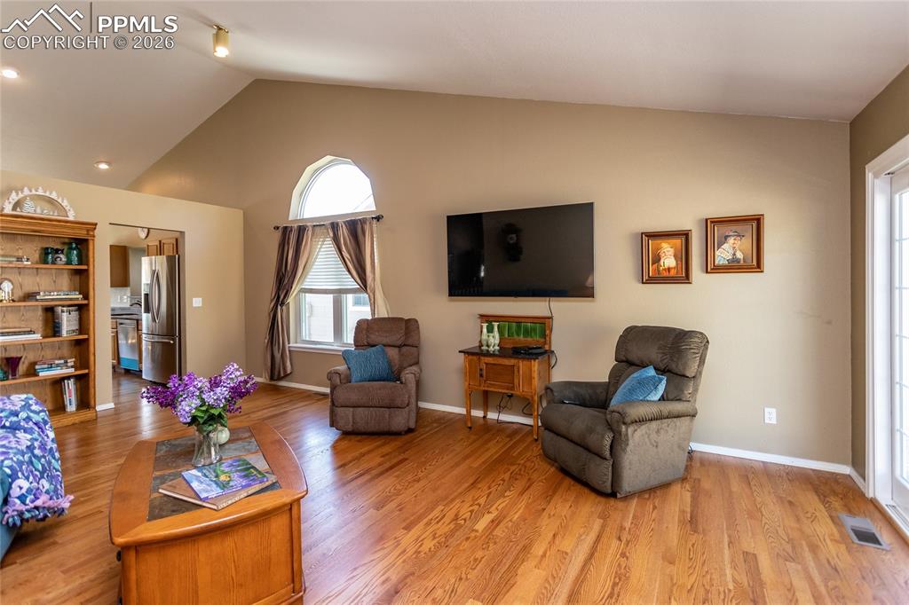 Image 16 of 50: Living Room