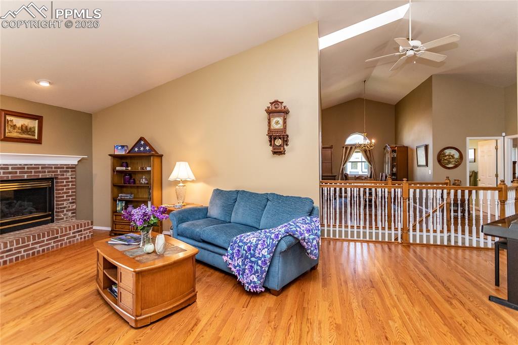 Image 17 of 50: Living Room