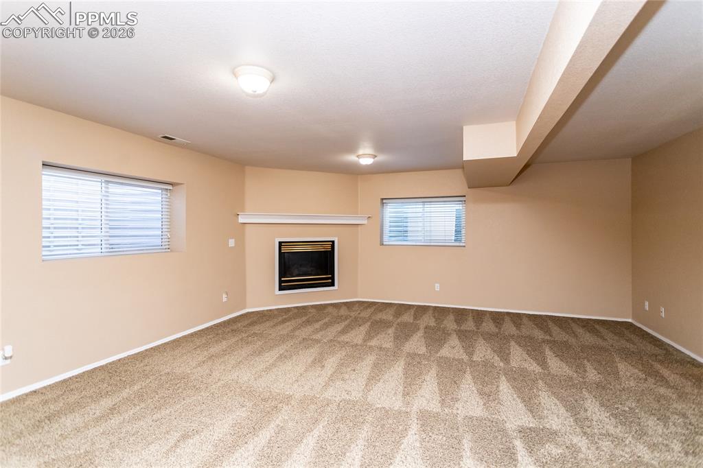 Image 35 of 50: Family Room