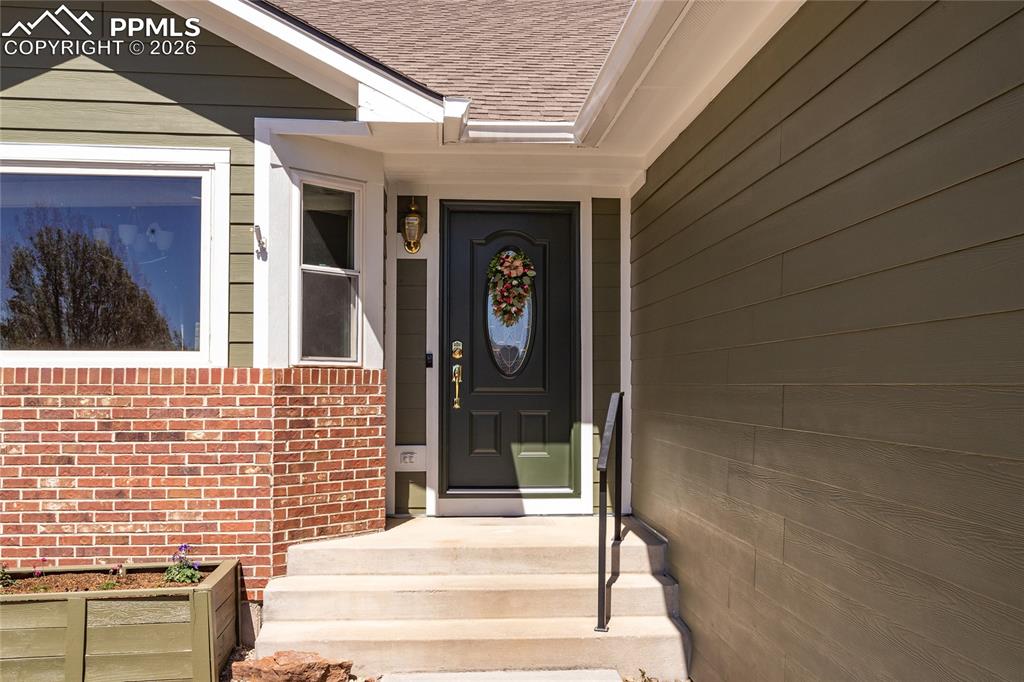 Image 5 of 50: Entry