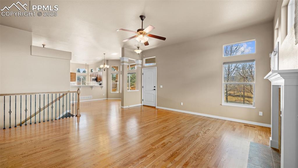 Image 10 of 50: Living Room