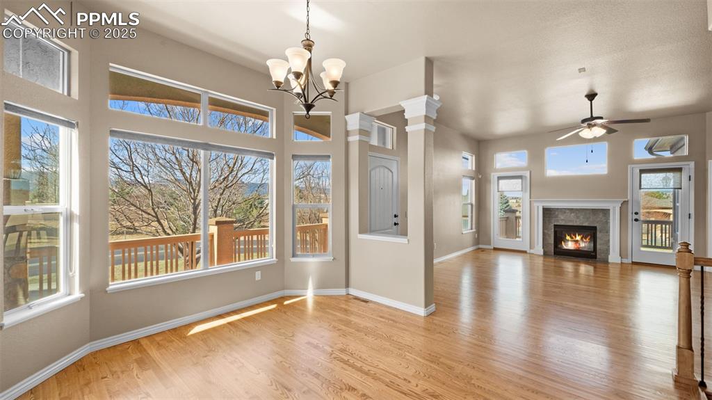 Image 16 of 50: Dining Area