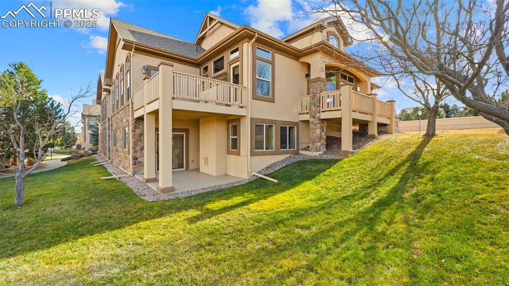 Image 40 of 50: Patio