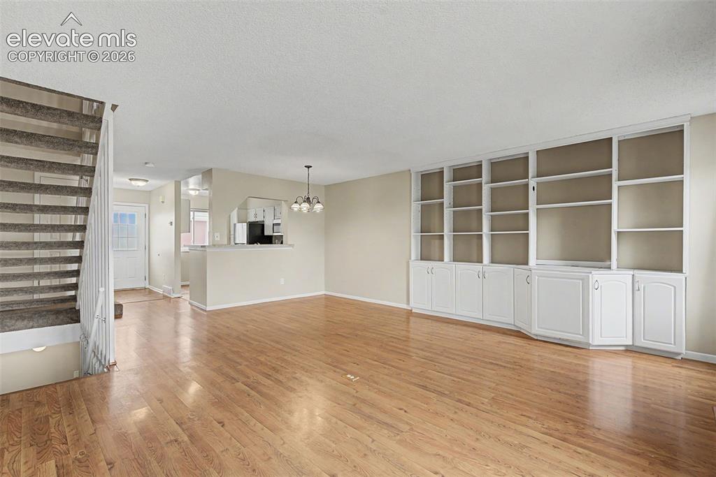 Image 11 of 32: Living Room