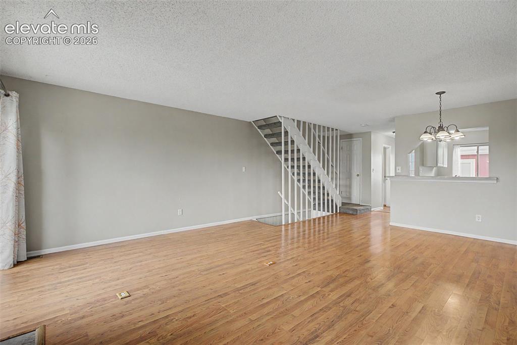 Image 12 of 32: Living Room