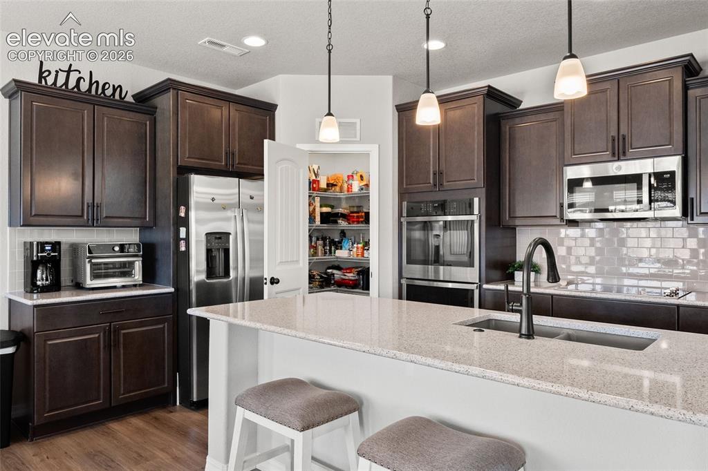 Image 12 of 49: Kitchen