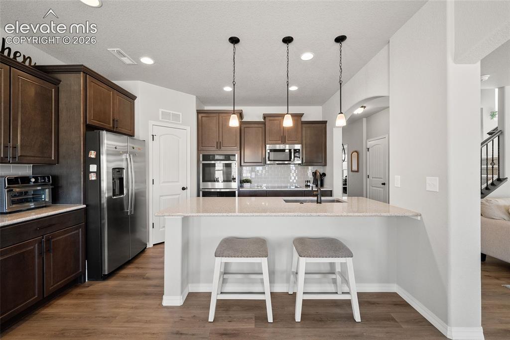 Image 13 of 49: Kitchen