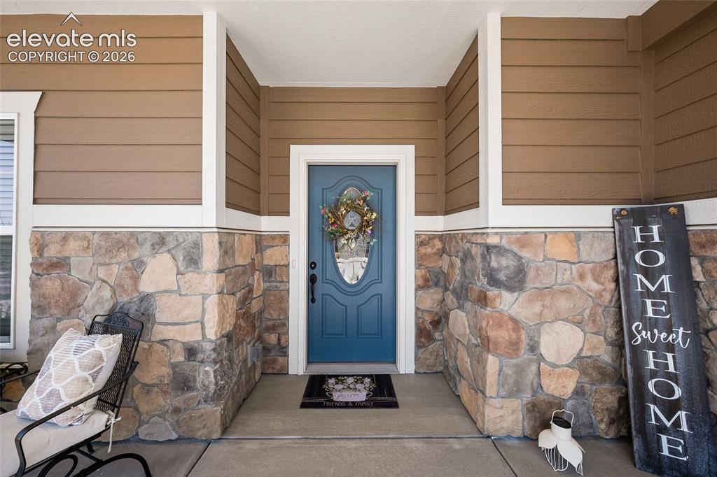Image 38 of 49: Entry