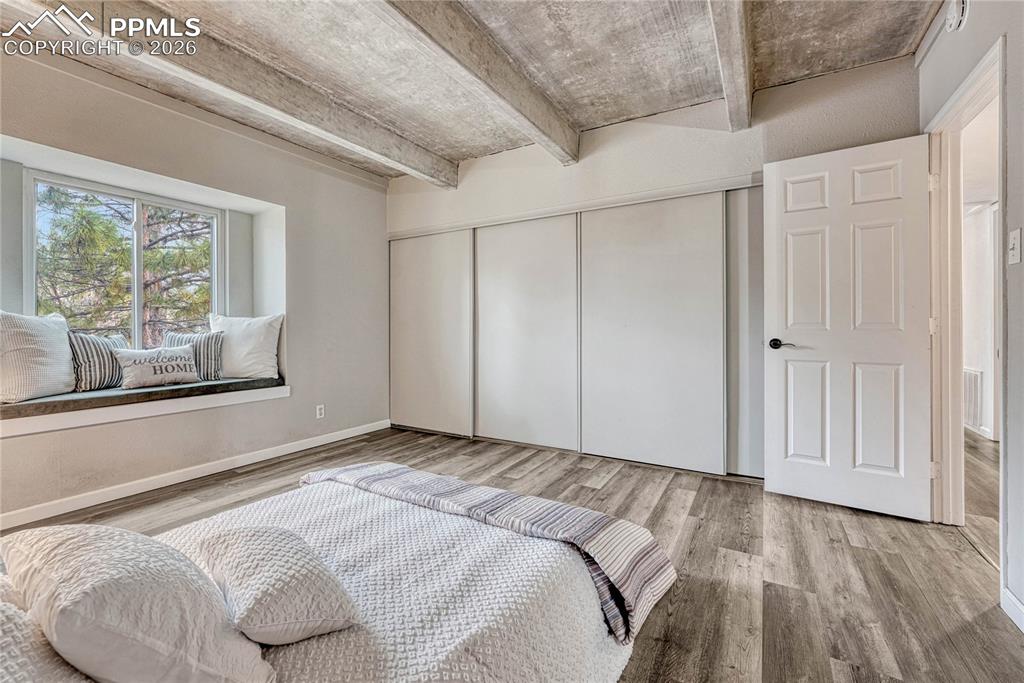 Image 23 of 43: Bedroom