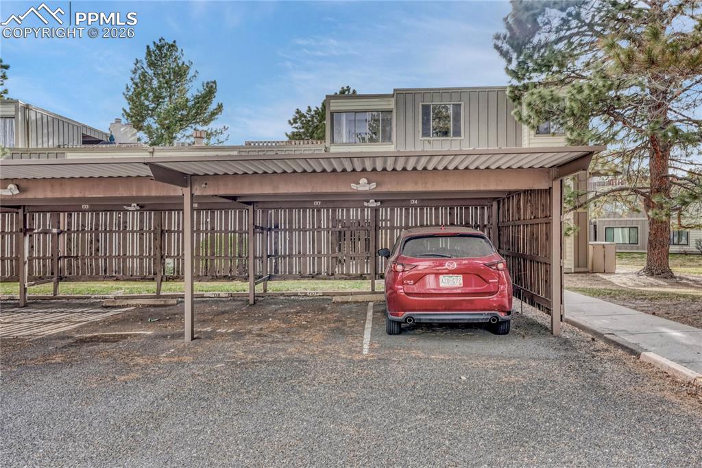 Image 40 of 43: Parking