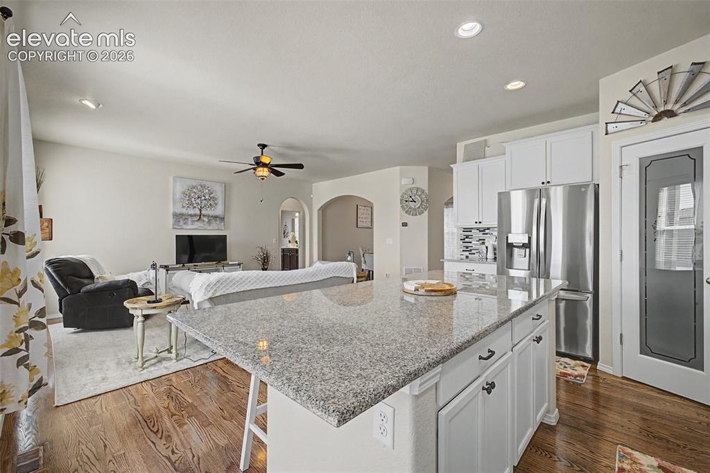 Image 10 of 39: Kitchen