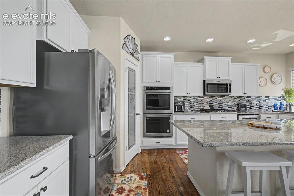 Image 13 of 39: Kitchen