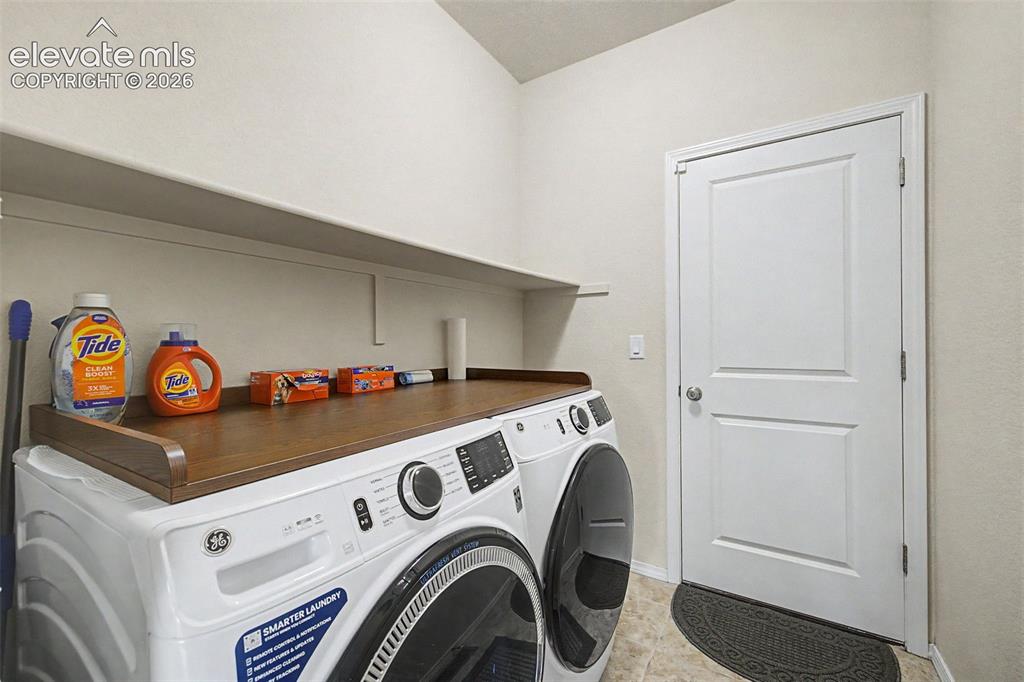 Image 25 of 39: Laundry