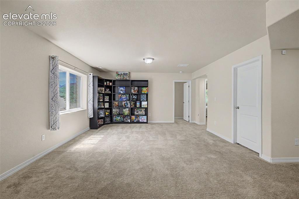 Image 30 of 39: Family Room