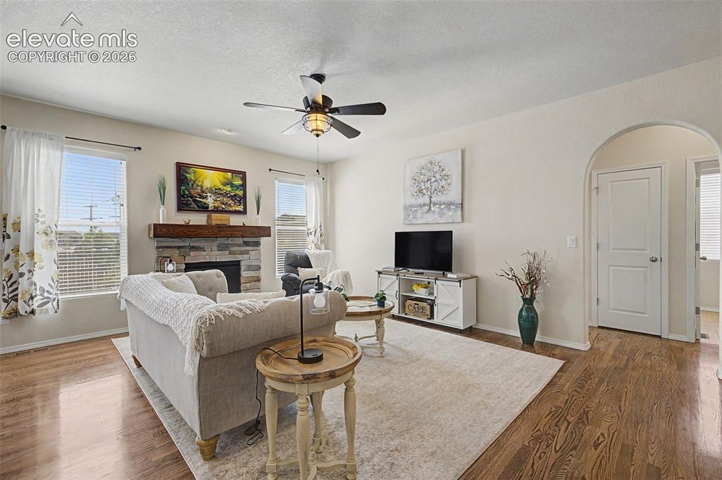 Image 6 of 39: Living Room