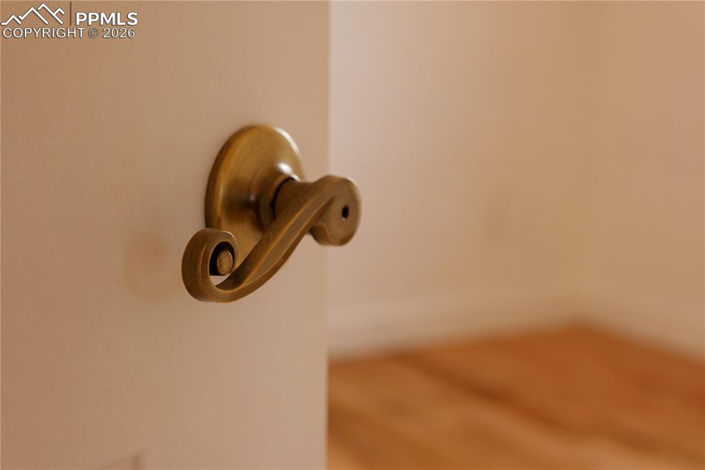 Image 25 of 26: No Description Available