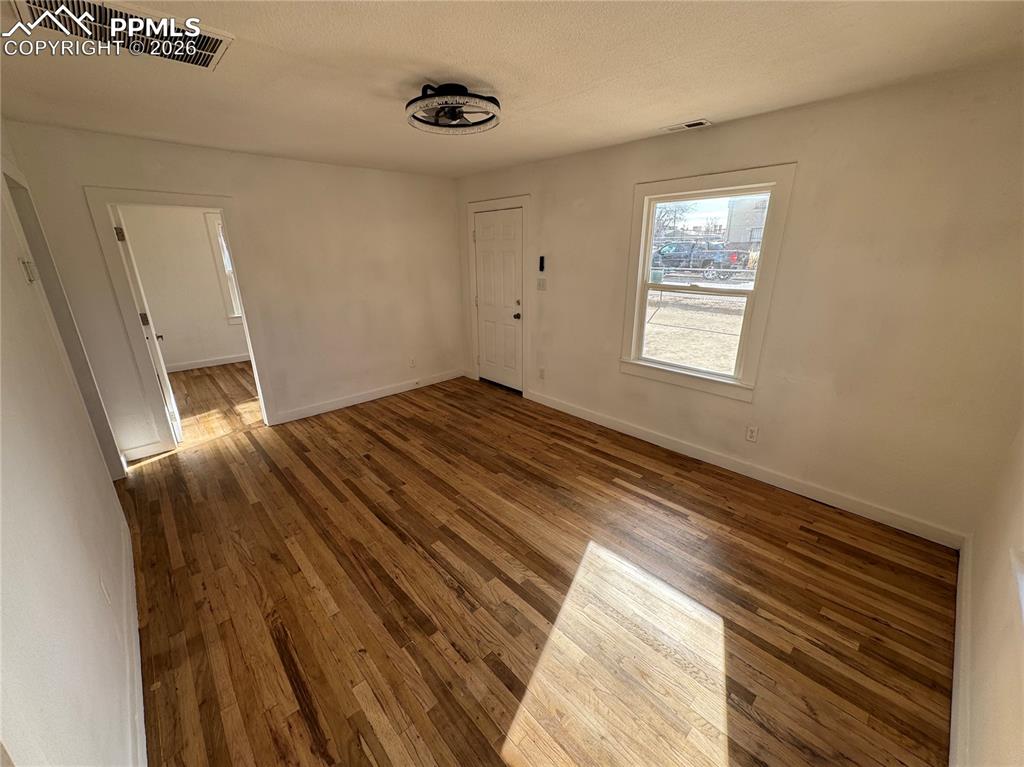 Image 4 of 26: No Description Available