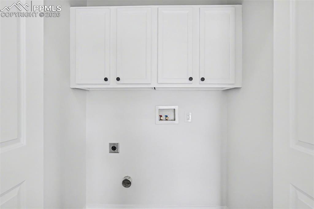 Image 17 of 40: Laundry