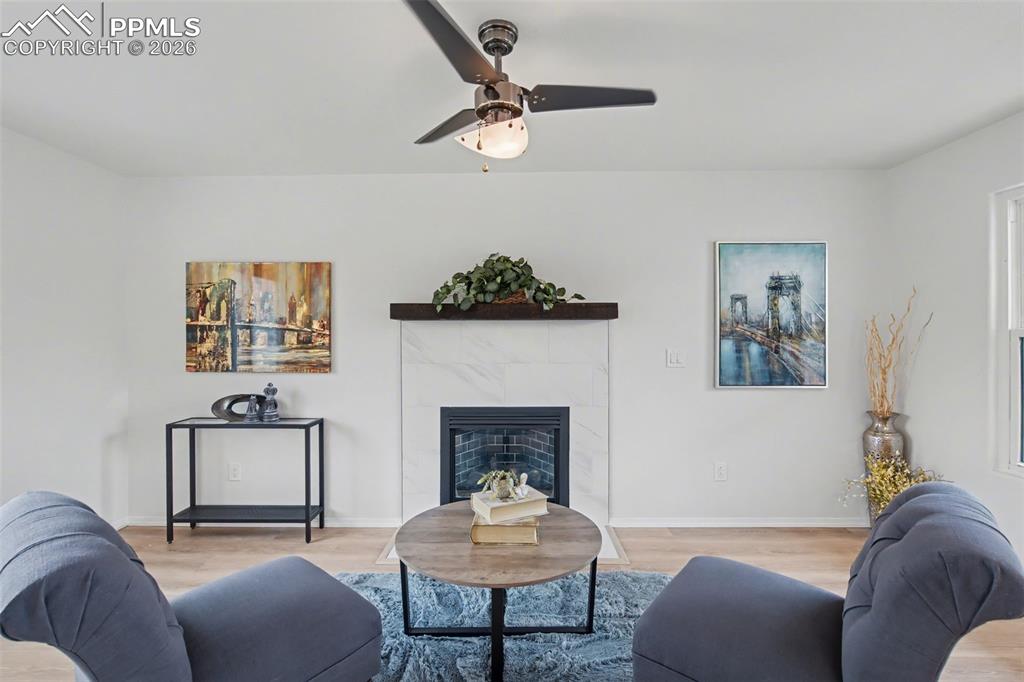 Image 6 of 40: Living Room