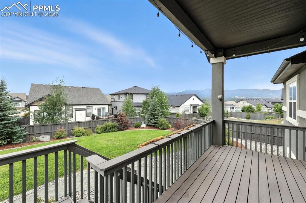 Image 19 of 37: Deck