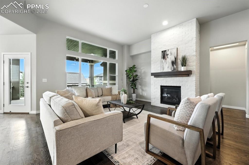 Image 6 of 37: Living Room