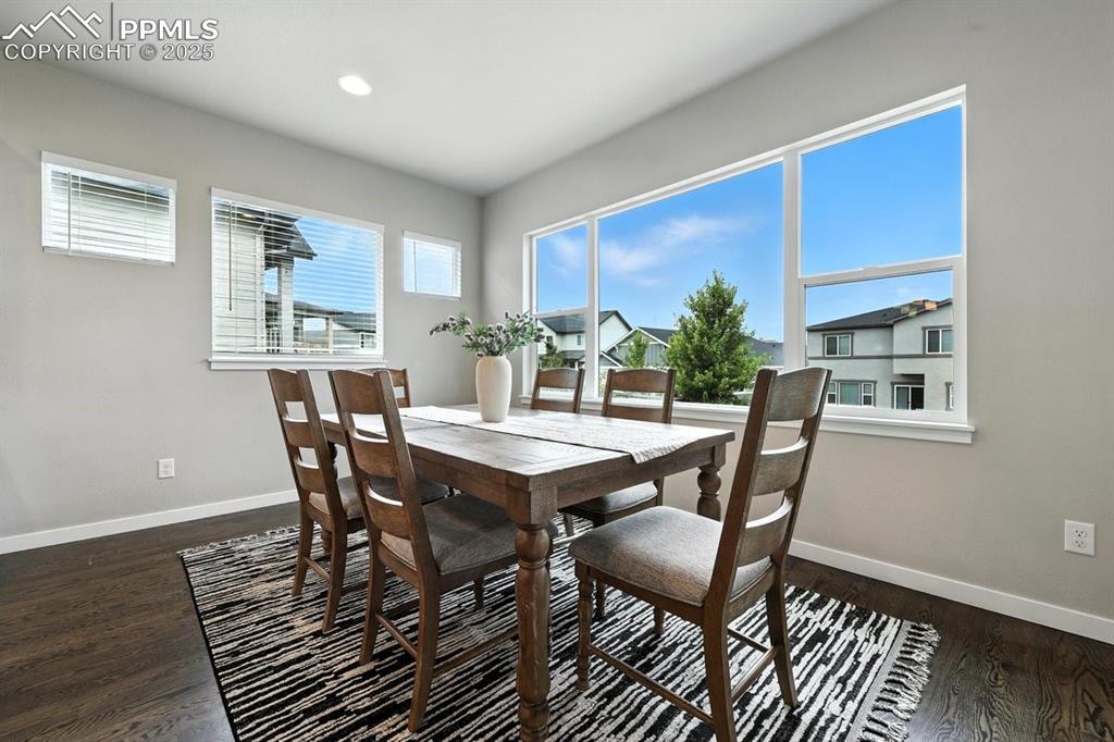 Image 9 of 37: Dining Area