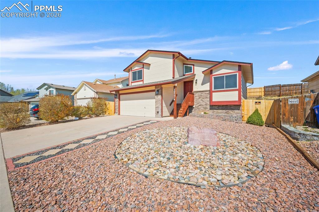 Image 3 of 26: Front of Structure