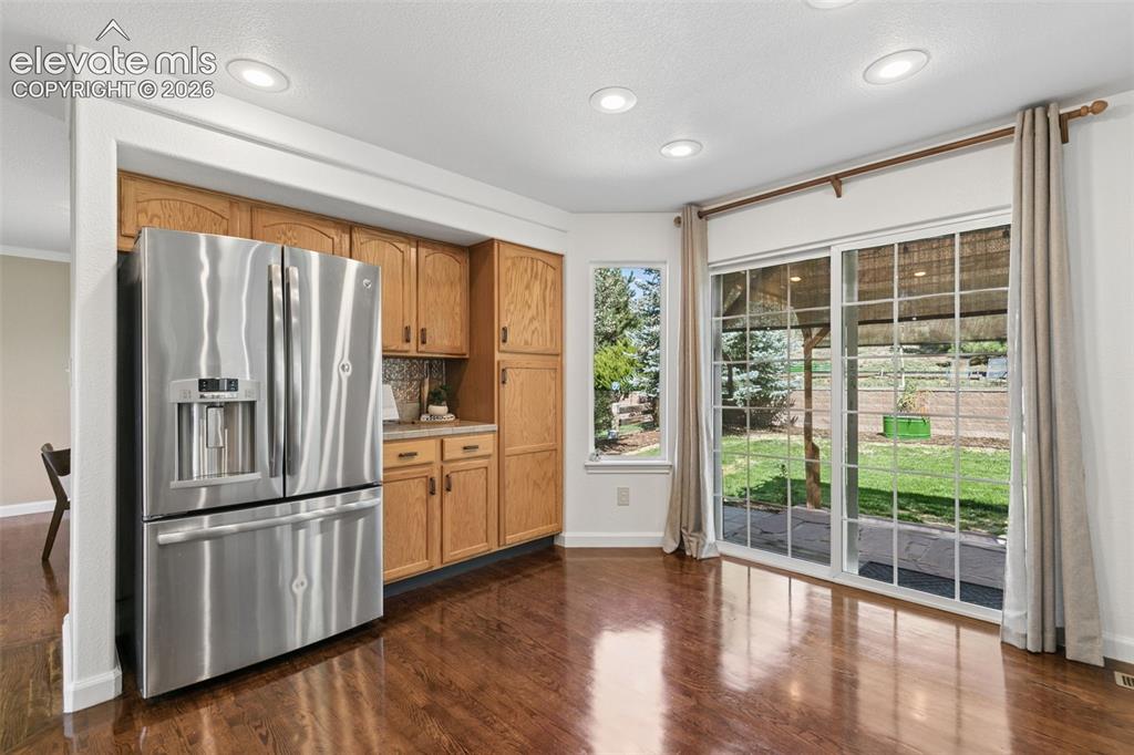 Image 11 of 50: Kitchen