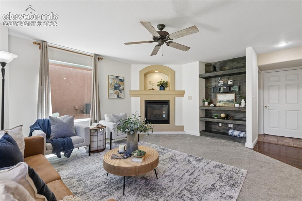 Image 18 of 50: Family Room